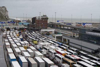 Dover delays – latest news: No 10 admits Brexit played role in chaos amid calls for crisis meeting