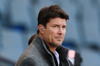Brian Laudrup urges Rangers to unsettle Celtic in derby clash