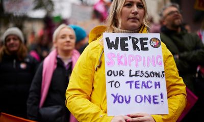 Pupils in England face missing five school days as NEU backs more strikes