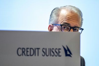 Credit Suisse chiefs say sorry to angry shareholders