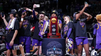 White House Clarifies Invitation Plans After LSU, Iowa National Title Game