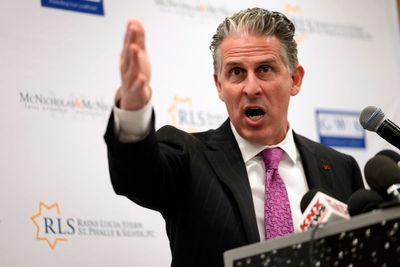 Undercover Los Angeles cops file claims in photo backlash