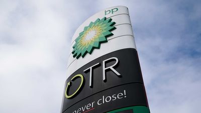 Service station chain OTR to be sold for $1.15 billion to Viva Energy to 'replace' Coles Express across 700 sites