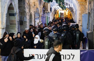 Violence erupts again at Jerusalem's Al-Aqsa Mosque