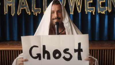 Watch Adam Sandler Pitch Jennifer Aniston On A Hubie Halloween And Murder Mystery Crossover, And We Need This To Happen