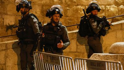 More than 350 arrests after clashes erupt inside Jerusalem's Al-Aqsa mosque