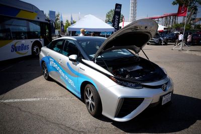 States and companies compete for billions to make hydrogen