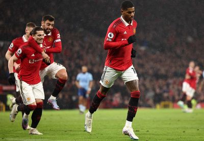 Marcus Rashford fires Manchester United back to winning ways against Brentford