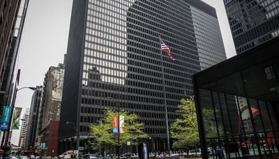 Leader of theft ring that used postal workers to steal credit cards gets 9 years in prison