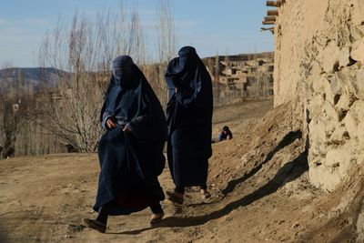 UN demands Taliban revoke ban on women staff