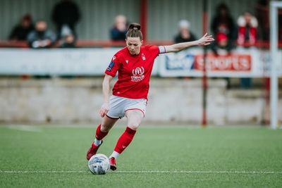 It can be difficult – Lyndsey Harkin juggles motherhood and playing football