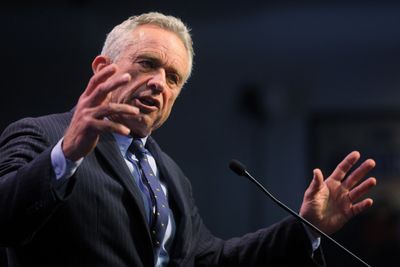 Robert F Kennedy Jr to challenge for Democratic nomination
