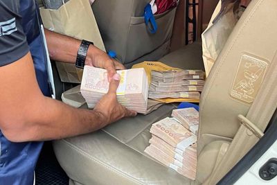 Cash, bribes list found at arrested official's house