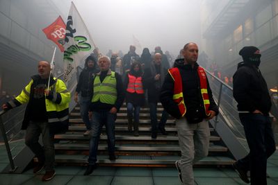Pension reform protesters briefly invade Paris BlackRock building