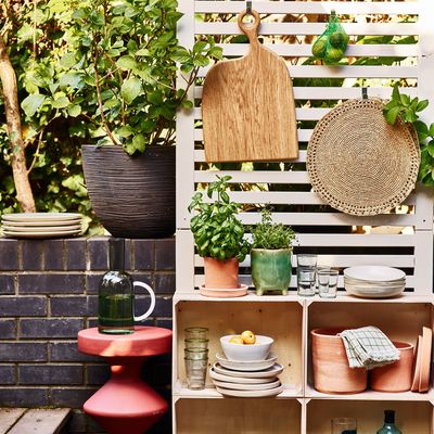 How to create a mini outdoor kitchen to take meal times alfresco in a super-small space