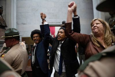 Tennessee Republicans vote on expelling Democrats for gun protest