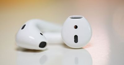 Apple accused of reinventing iPod with rumoured Airpods design