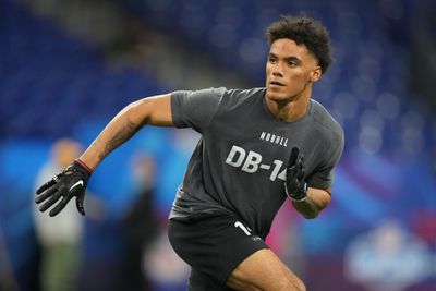 Steelers bring in CB Christian Gonzalez for pre-draft visit