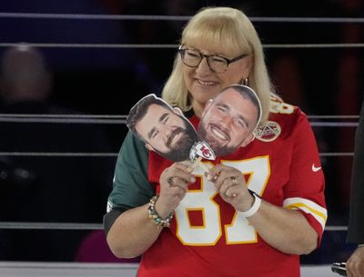 Donna Kelce’s split Chiefs-Eagles jersey on display in Pro Football Hall of Fame