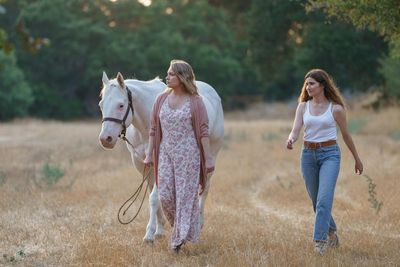 ‘Tiny Beautiful Things’, Adapted From Cheryl Strayed Book, On Hulu April 7