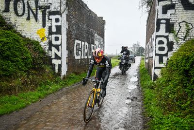 Riders recon 2023 Paris-Roubaix in conditions worse than they'll face race day - Gallery