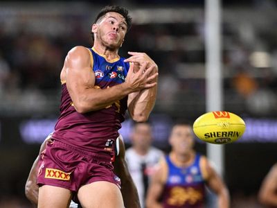 Rayner shift helps lethal Lions power past Magpies