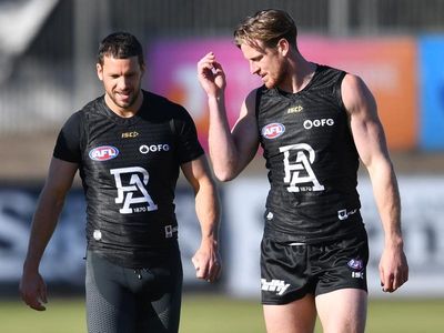 Port coach backs decorated duo to rediscover form