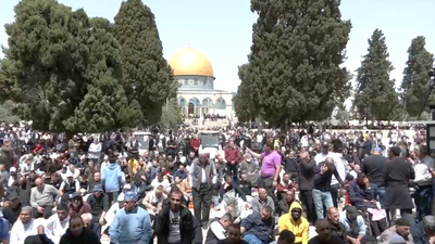 Watch: Al-Aqsa mosque worshippers attend Ramadan prayers following police raids