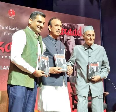 Ghulam Nabi Azad's autobiography 'Azaad' launched in New Delhi