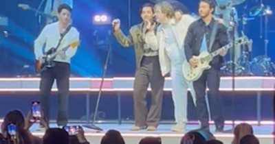 Lewis Capaldi surprises fans with Jonas brothers appearance during New York show