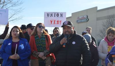 Portillo’s employees to vote on unionizing