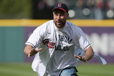 Travis Kelce butchers first pitch at Guardians game