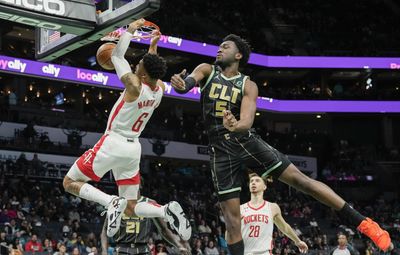 Alperen Sengun grabs career-high 21 rebounds as Rockets edge Hornets