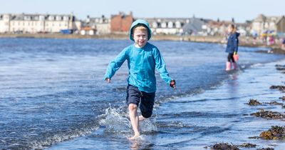 Scots enjoy 'taps aff' temperatures as Good Friday kicks off excellent Easter weekend