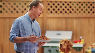 Peyton Manning gives nod to ‘the saucy sheriff’ in new Bush’s Beans commercial