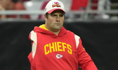 Chiefs assistant RBs coach Porter Ellett gifted one-of-a-kind split helmet