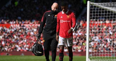 Marcus Rashford suffers injury during Manchester United vs Everton