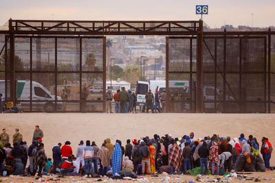 U.S. to test faster asylum screenings for migrants crossing border illegally