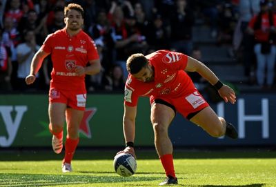 Toulouse thrash Sharks to reach Champions Cup semis