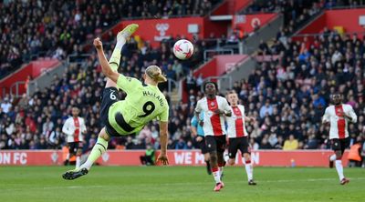 Manchester City's Erling Haaland reaches 30 Premier League goals with double vs Saints