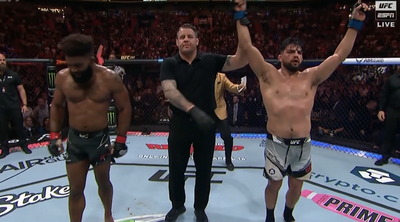 UFC 287 results: Kelvin Gastelum outpoints Chris Curtis for much-needed win