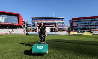 County cricket: Bohananon inspires Lancashire to hold Surrey to a draw