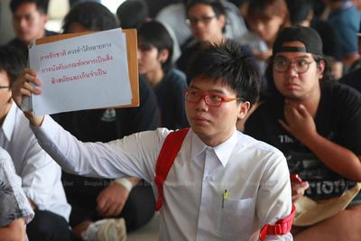 Activist monk Netiwit fails to appear for compulsory conscription