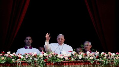 Pope, in Easter message, expresses 'deep concern' over Israel-Palestinian violence