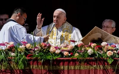 Pope appeals to Russians for peace in Ukraine in Easter message