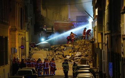 Fire hinders rescue mission after Marseille building collapse