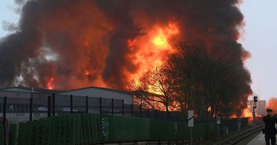 Hamburg fire: Police warn people to close windows as huge blaze causes 'extreme danger'