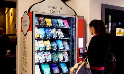 Quick lit: vending machines dispense false eyelashes, milk – and now books