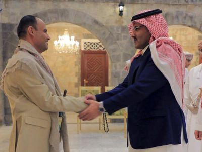 Saudi officials visit Yemen's capital for talks with rebels