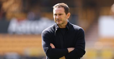 Ian Wright and Paul Scholes disagree on which player Frank Lampard must play to keep Chelsea job